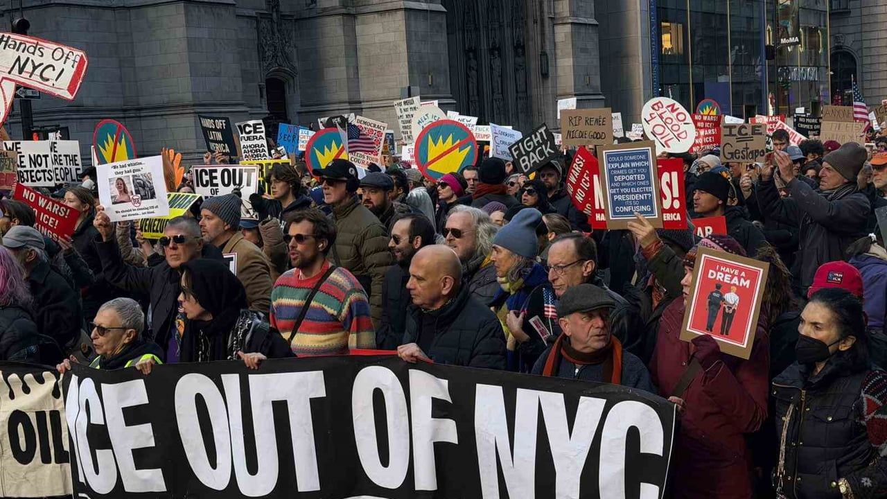 New York'ta Binlerce Kişi ICE'a Tepki Yürüyüşü