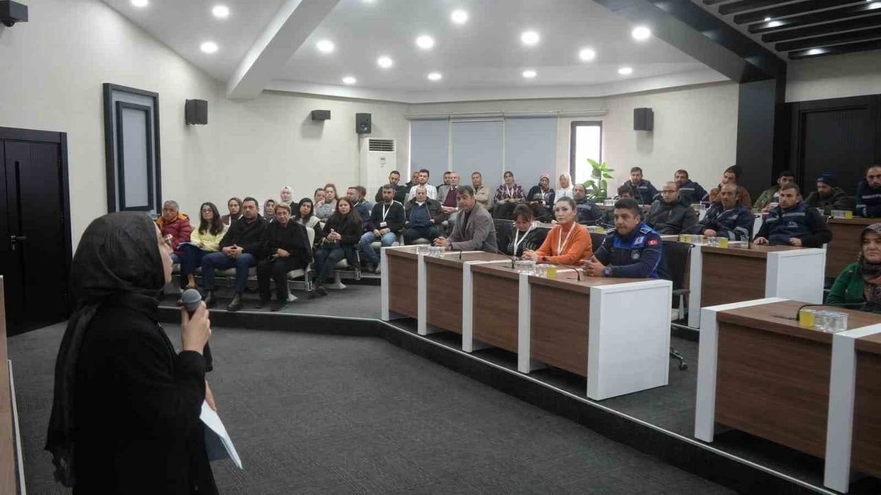 Niğde Belediyesi'nden Personele 'Sanal Kumar' Farkındalık Eğitimi