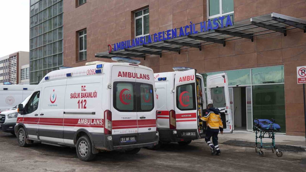 Niğde-Bor'da Kaza: Motosikletle Otomobil Çarpıştı, 1 Kişi Öldü