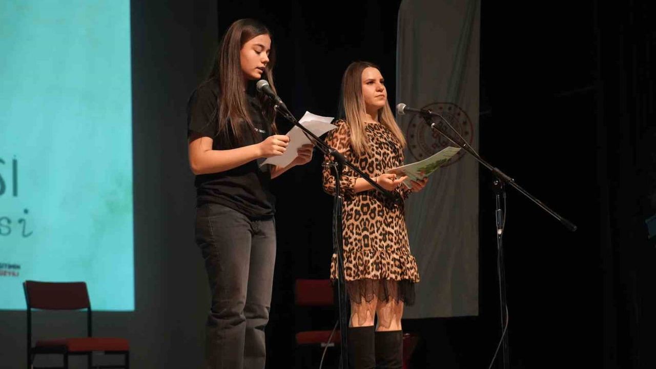 Niğde'de ‘Kestanenin Hikayesi - Yeşil Vatan’ın Sesi’ Yarışması Ödülleri Verildi