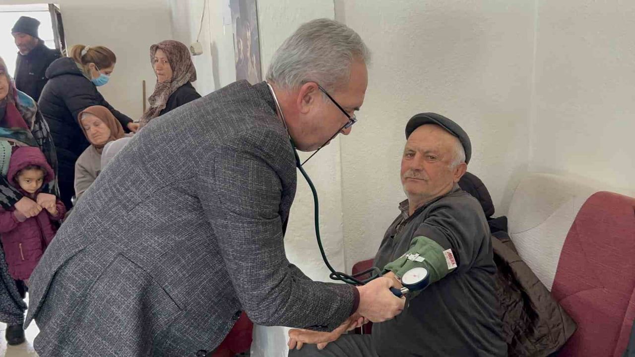 Niğde'de Mobil Sağlık Timleri Köylere Yerinde ve Ücretsiz Hizmet Veriyor