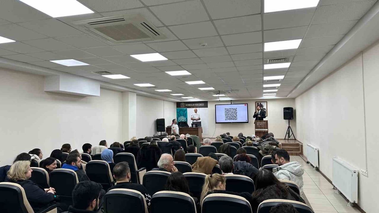 Nilüfer Belediyesi'nde 'Temel Afet Bilinçlendirme Eğitimi' — AKUT ve TBB İşbirliği