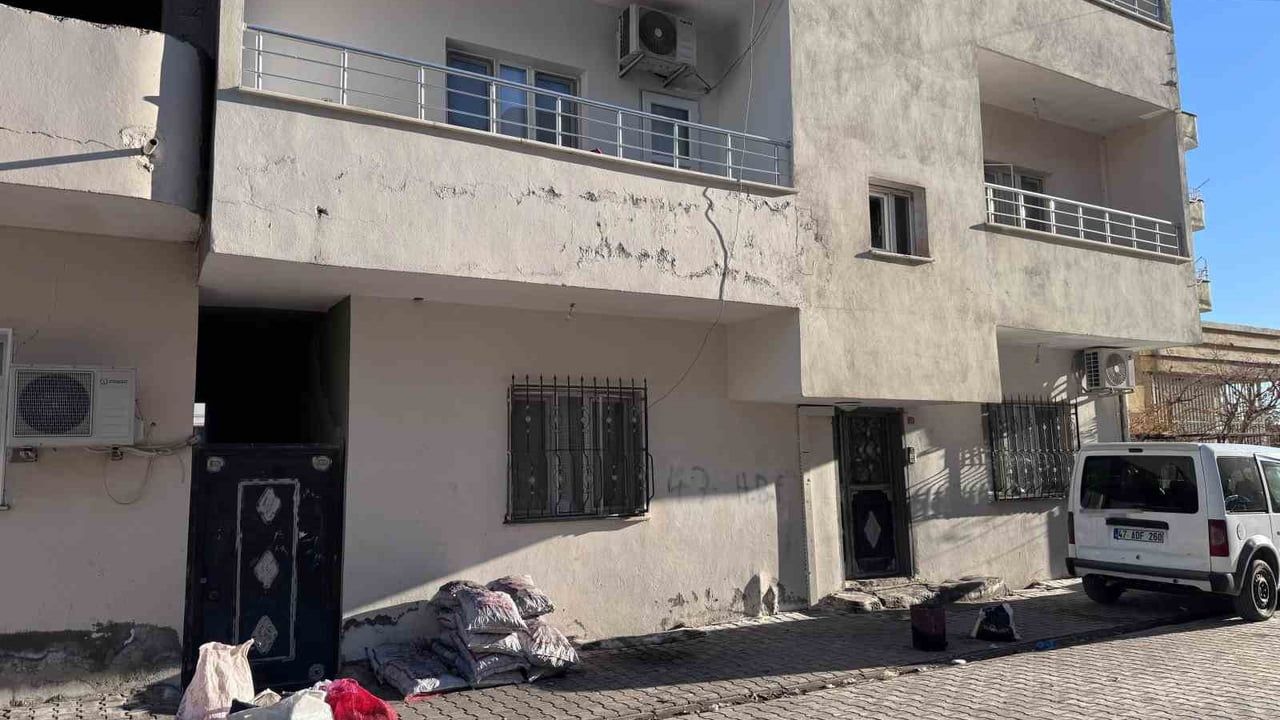 Nusaybin'de İki Kız Kardeş Evinde Silahla Ölü Bulundu