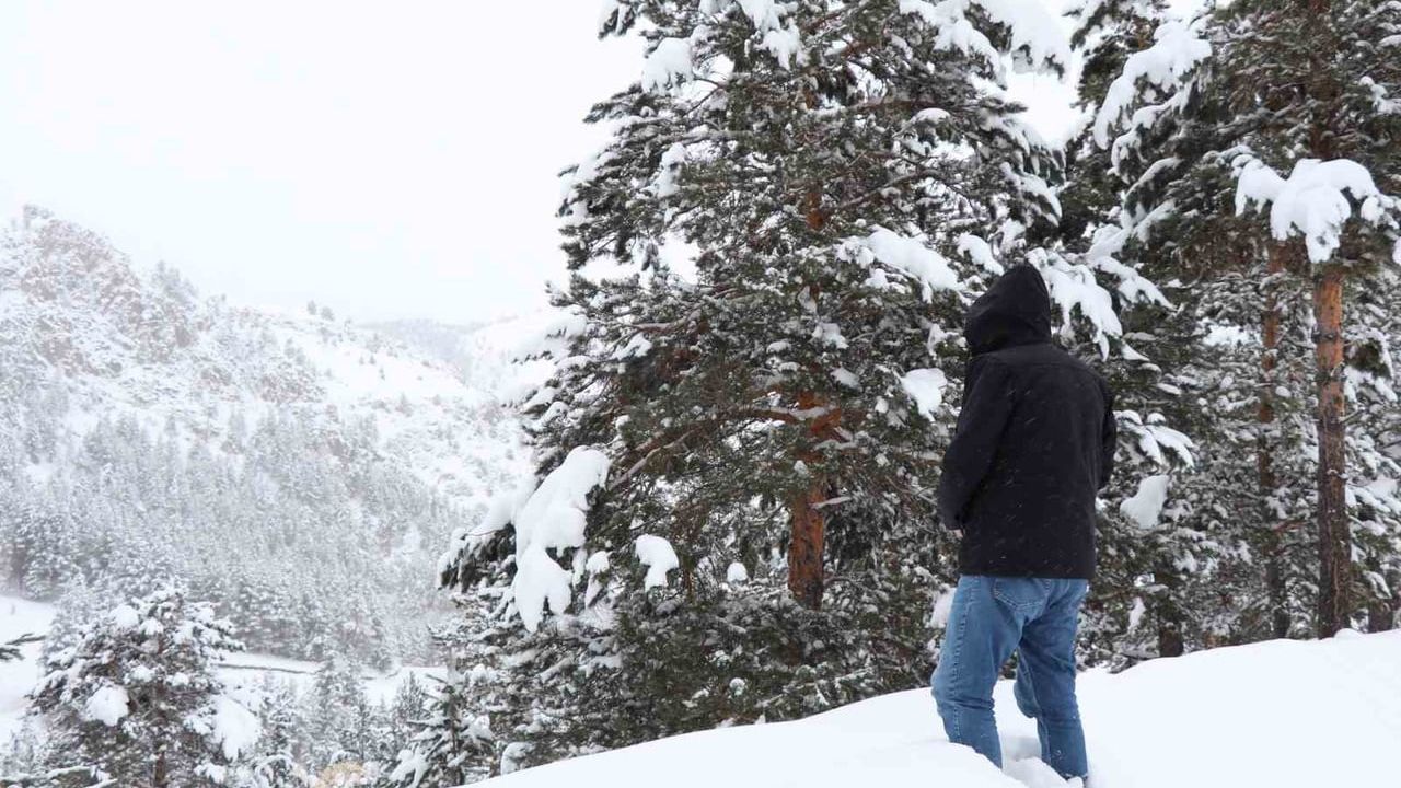 Oltu'da 65 Mahalle Yolu Ulaşıma Açma Çalışmaları Sürüyor