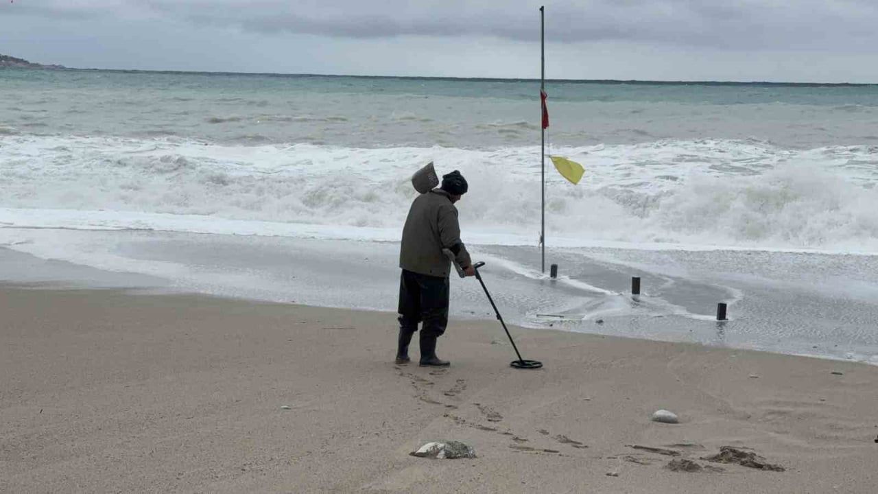 Ölüdeniz’in Rengi Değişti: Sağanak Kahverengi Su Getirdi