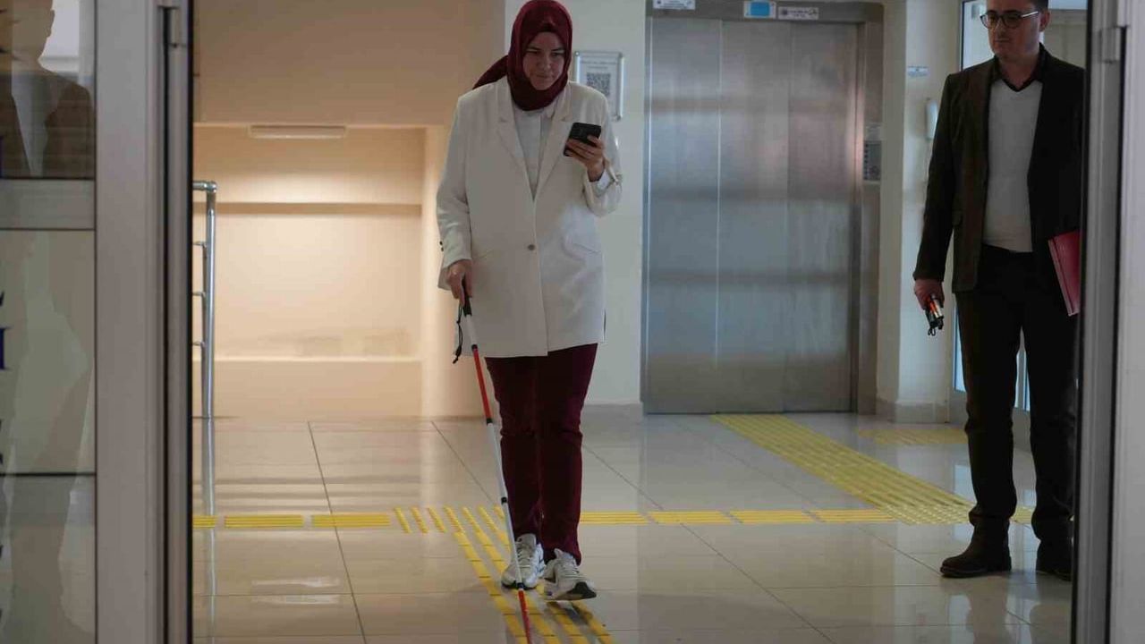 OMÜ'de Yapay Zekâ Destekli Görme Engelli Asistanı Başladı