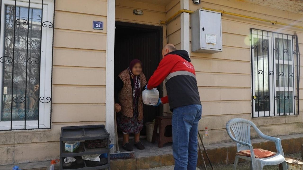 Ordu Büyükşehir Belediyesi'nden İhtiyaç Sahiplerine Günlük Sıcak Yemek
