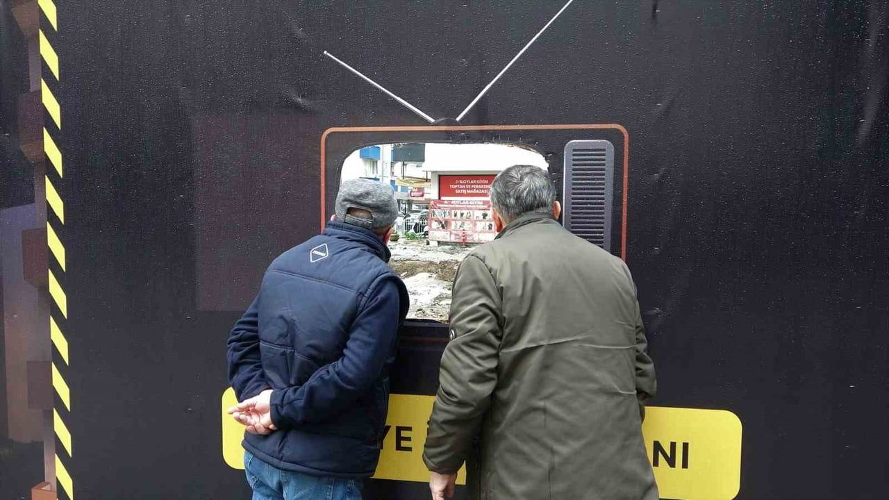 Ordu'da Televizyon Şeklinde Şantiye İzleme Alanı İlgi Topluyor