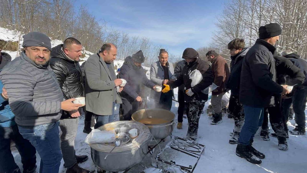 Ordu Kumru'da Kar Şenliği: 150 Kişi Aynı Anda Kaydı