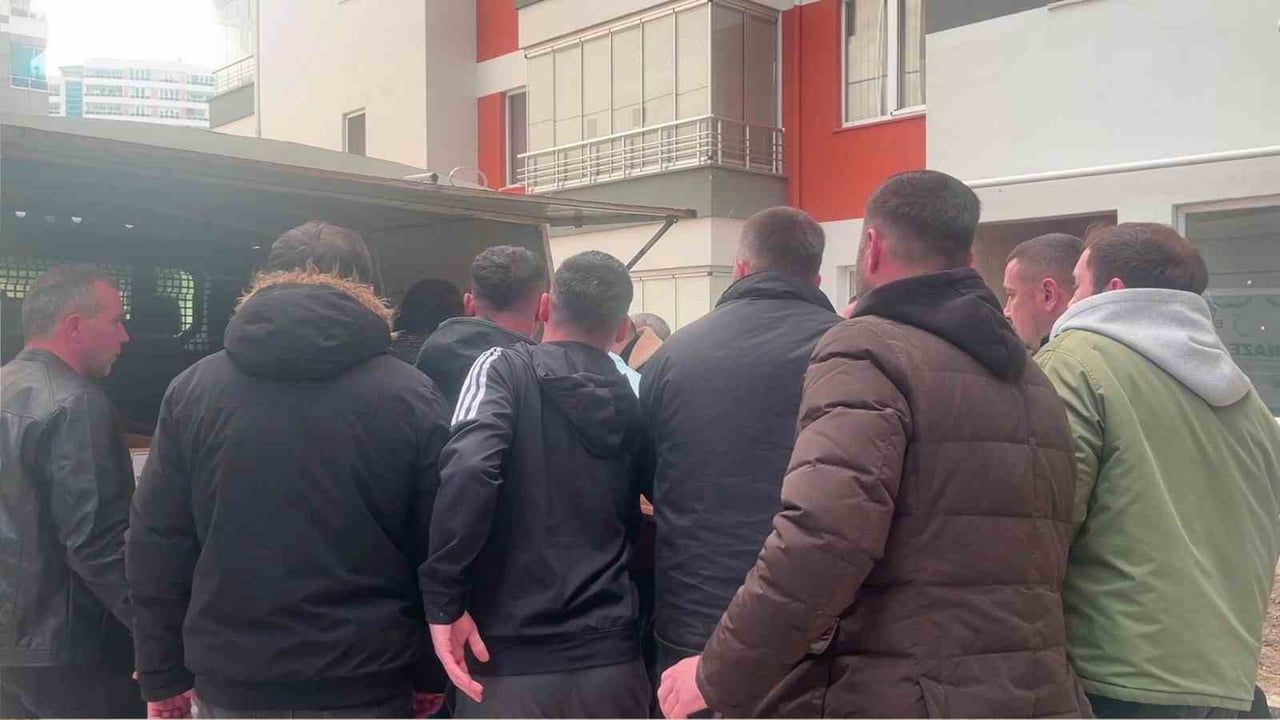 Ordu Ünye'de 38 Yaşındaki Nazım Tursen Büberci Evinde Ölü Bulundu