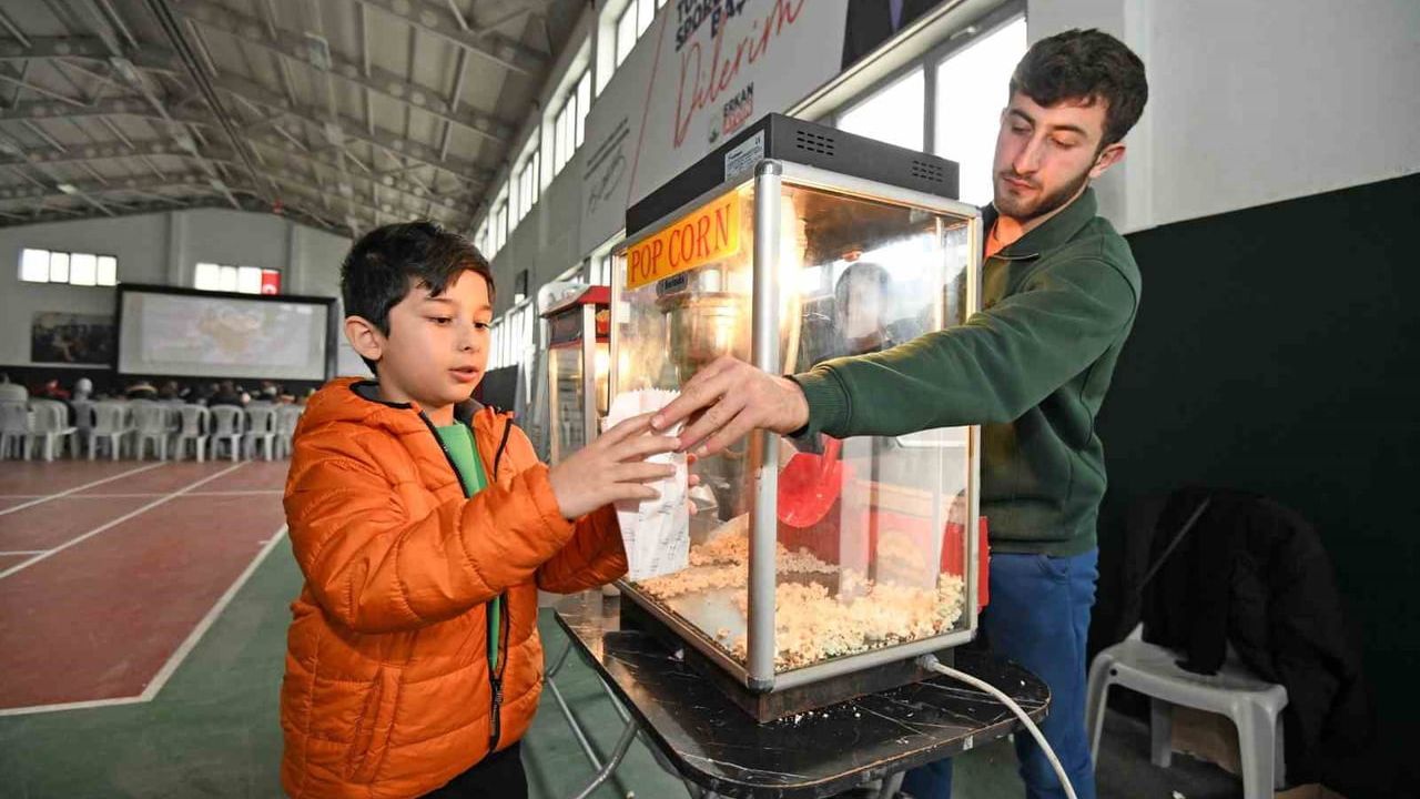 Osmangazi'de Yarıyıl Tatiline Sinema Keyfi: Kartopu Savaşları 2