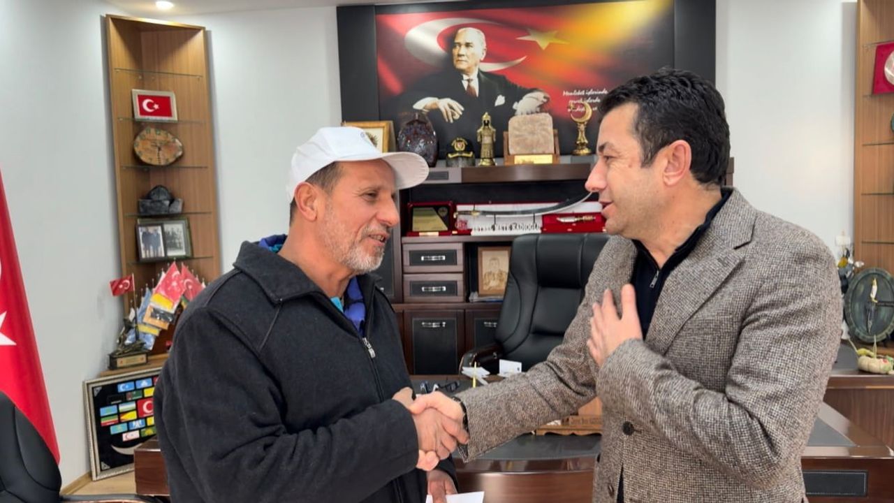 Osmaniye Bahçe'de Engelli Vatandaşın Parasını Bulan Personel Ödüllendirildi