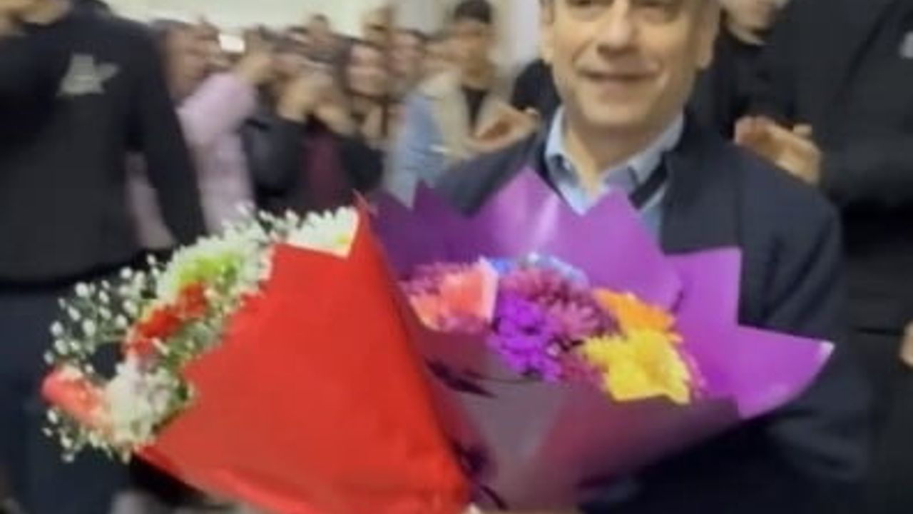 Osmaniye'de 40 Yıllık Eğitimci Nihat Emelce, Alkışlarla Emekliye Ayrıldı