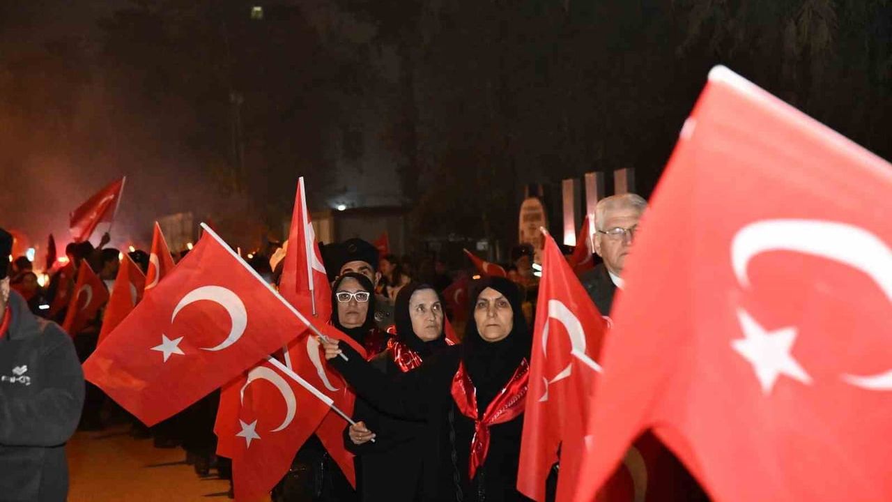 Osmaniye'de 7 Ocak Fener Alayı ile 104'üncü Kurtuluş Coşkusu