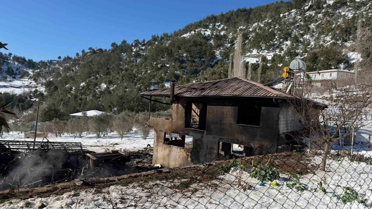 Osmaniye'de Hızar Atölyesi Yangında Kül Oldu