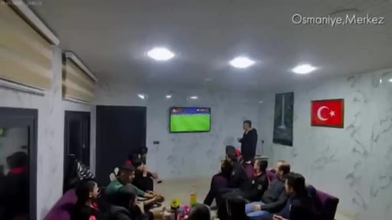 Osmaniye'de İtfaiye, Süper Kupa Maçı Sırasında Sirenle Göreve Koştu