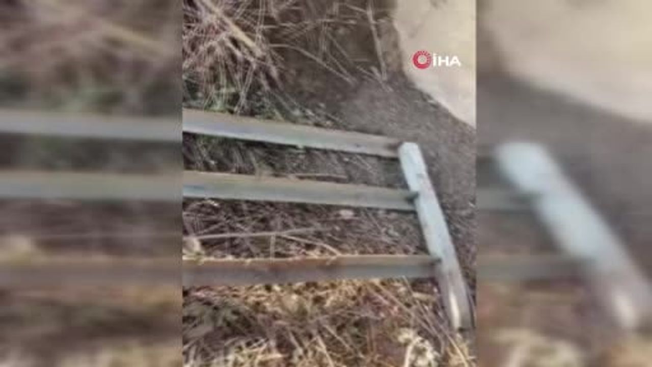 Osmaniye'de Turp Yüklü Kamyon Köprüden Dereye Devrildi