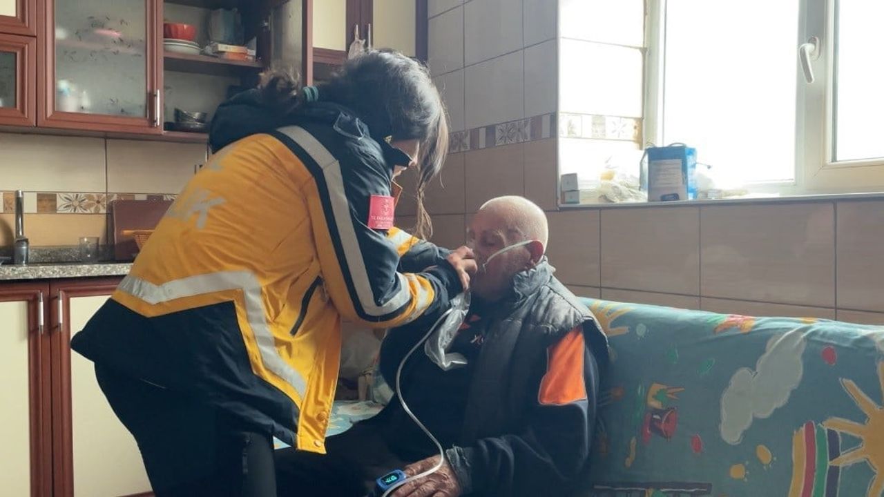 Ovacık'ta 145 santimetreyi aşan kar altında hayat kurtaran müdahale