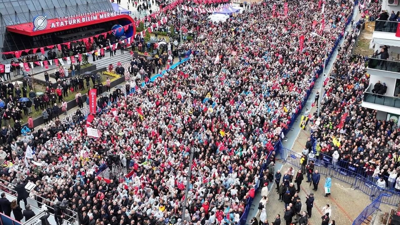 Özgür Özel'den Denizli çağrısı: 'Seçim sath-ı mailindeyiz, kapı kapı gezmeye var mısınız?'