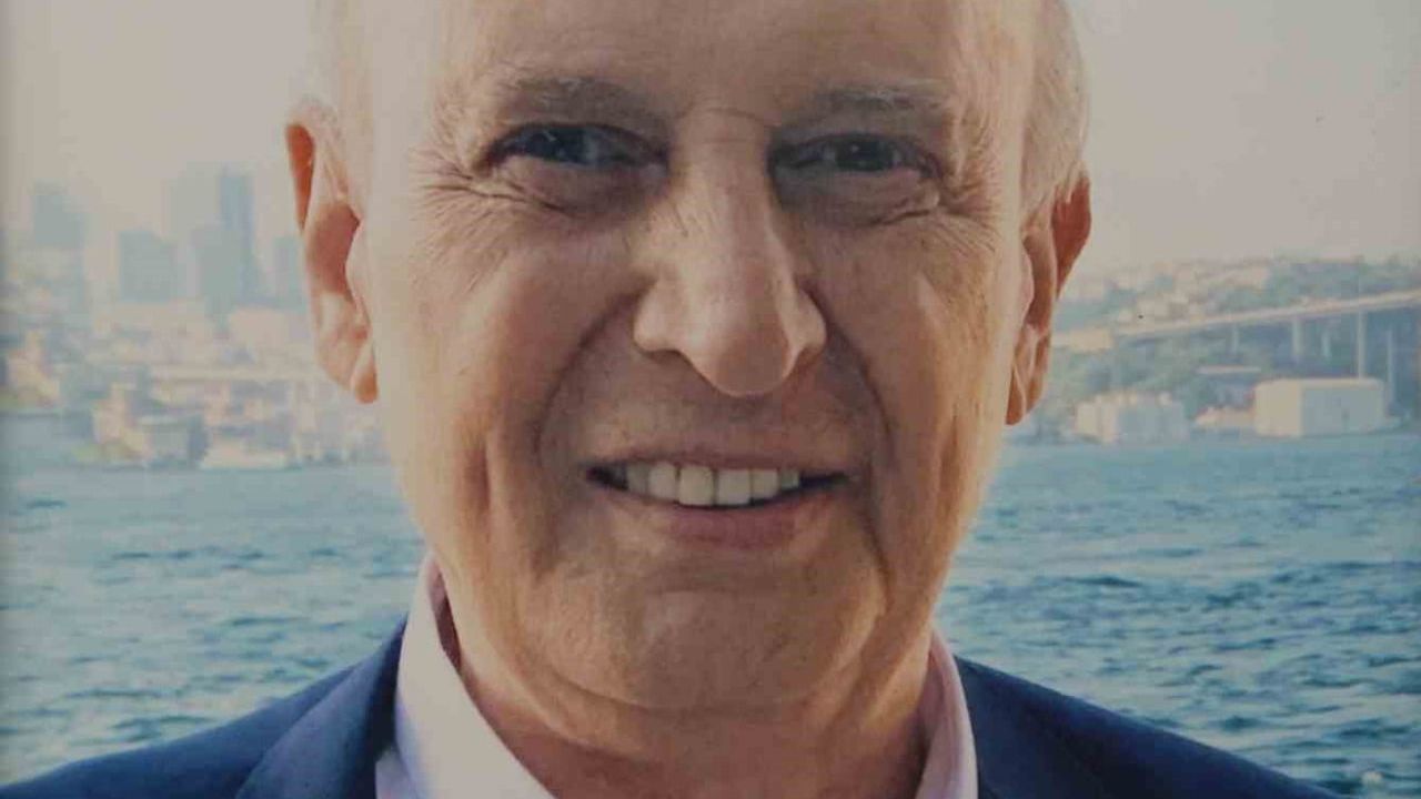 Özgür Özel Manisa'da Neşet Can'ın Cenaze Namazına Katıldı