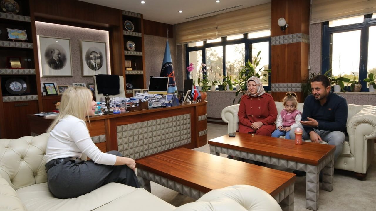 Özlenen bebek Rektör Prof. Dr. Özlenen Özkan ile buluştu