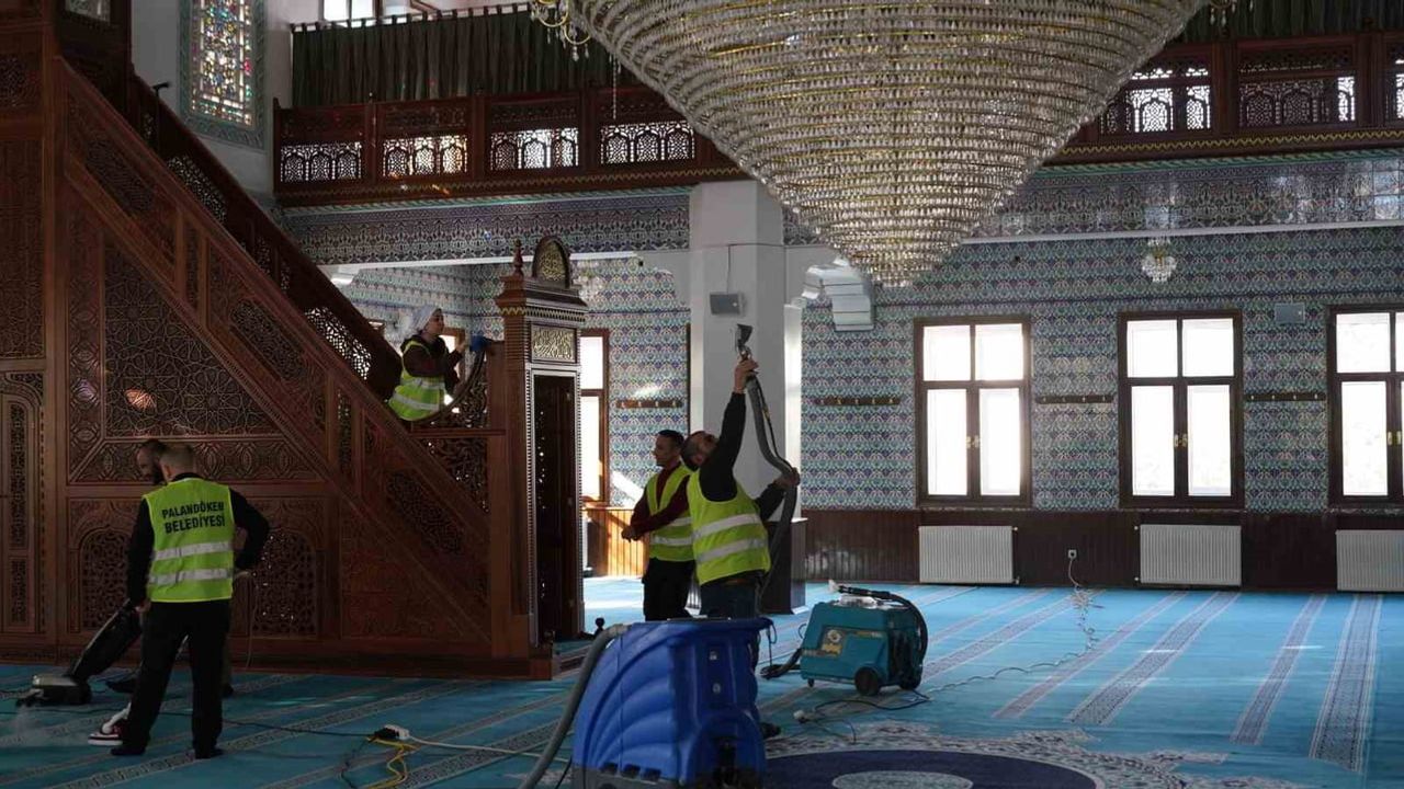 Palandöken'de 86 Camide Ramazan Temizliği: 72'si Tamamlandı