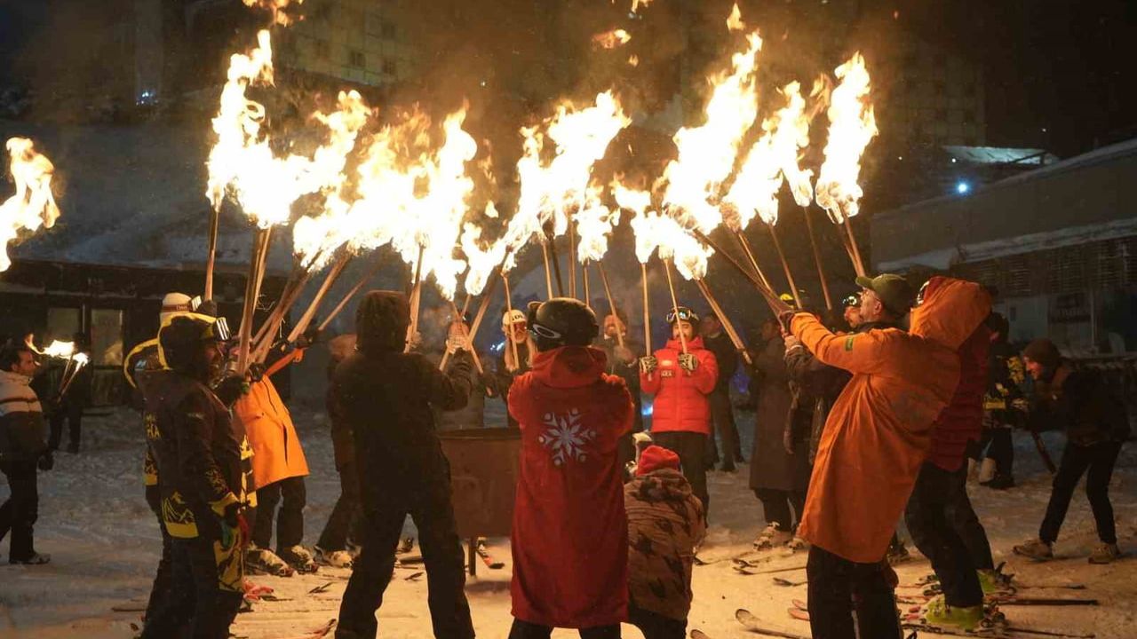 Palandöken'de Yılbaşı Coşkusu: Meşaleli Kayak ve Havai Fişek