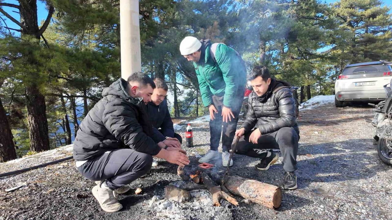 Paşa Yaylası'nda Kar Keyfi: Bin 600 Rakım Beyaza Büründü