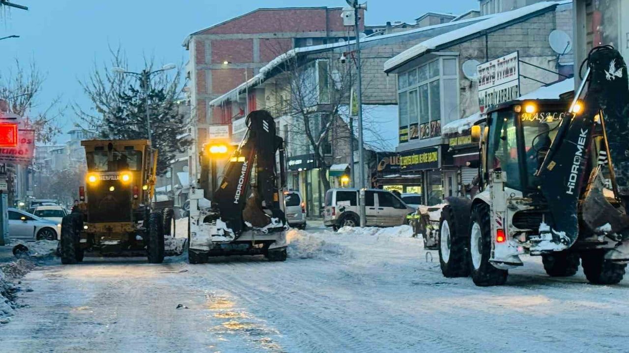Patnos’ta Kar Temizleme Seferberliği: Patnos Belediyesi Sahada