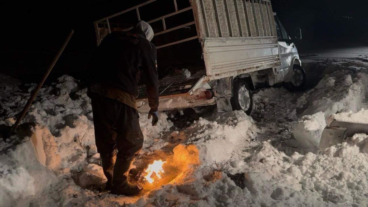 Patnos'ta Kar ve Tipi Ulaşımı Aksattı