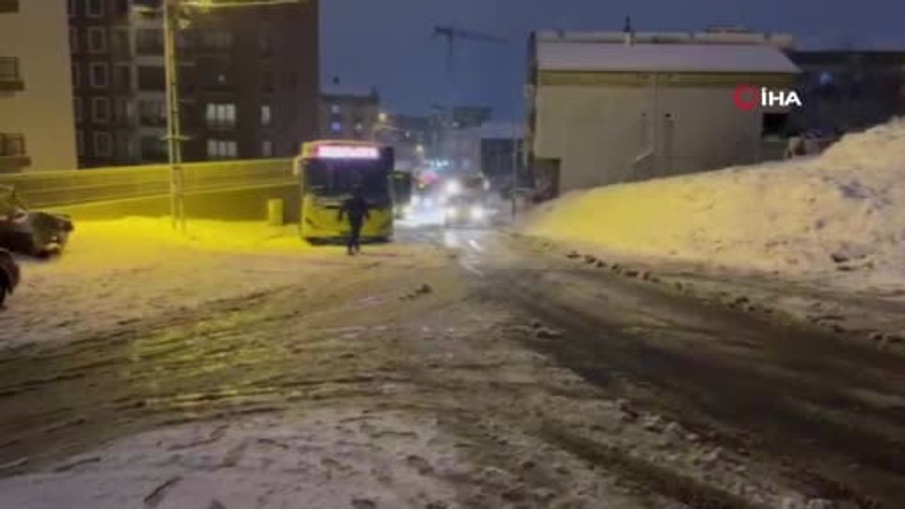Pendik'te İETT Otobüsü Yolda Kaldı: Lastik Uygunsuzluğu Yolcuları Mağdur Etti
