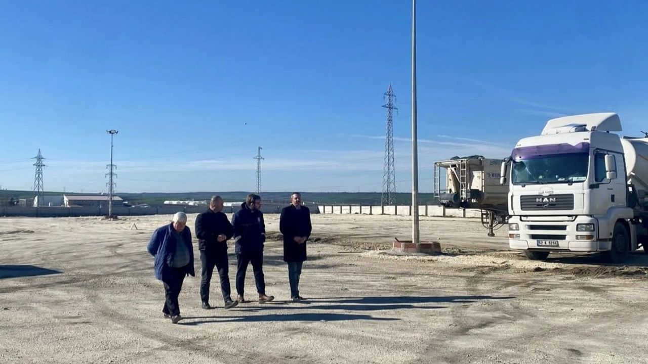 Pınarhisar'da Tır Parkı İncelemesi: Kaymakam Enver Özderin Yerinde Denetledi