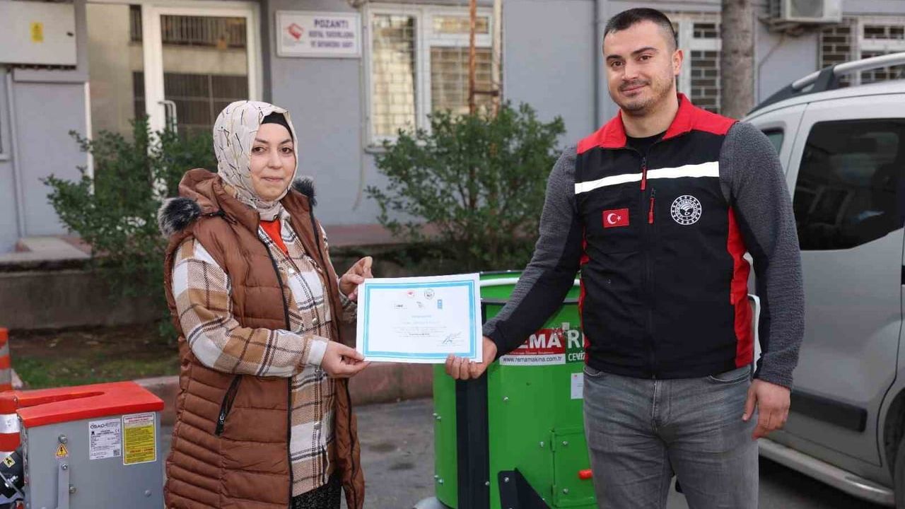 Pozantı’da Üreticilere Ekipman Desteği: 4 Çiftçiye Ceviz Soyma ve Hamur Yoğurma Makinesi