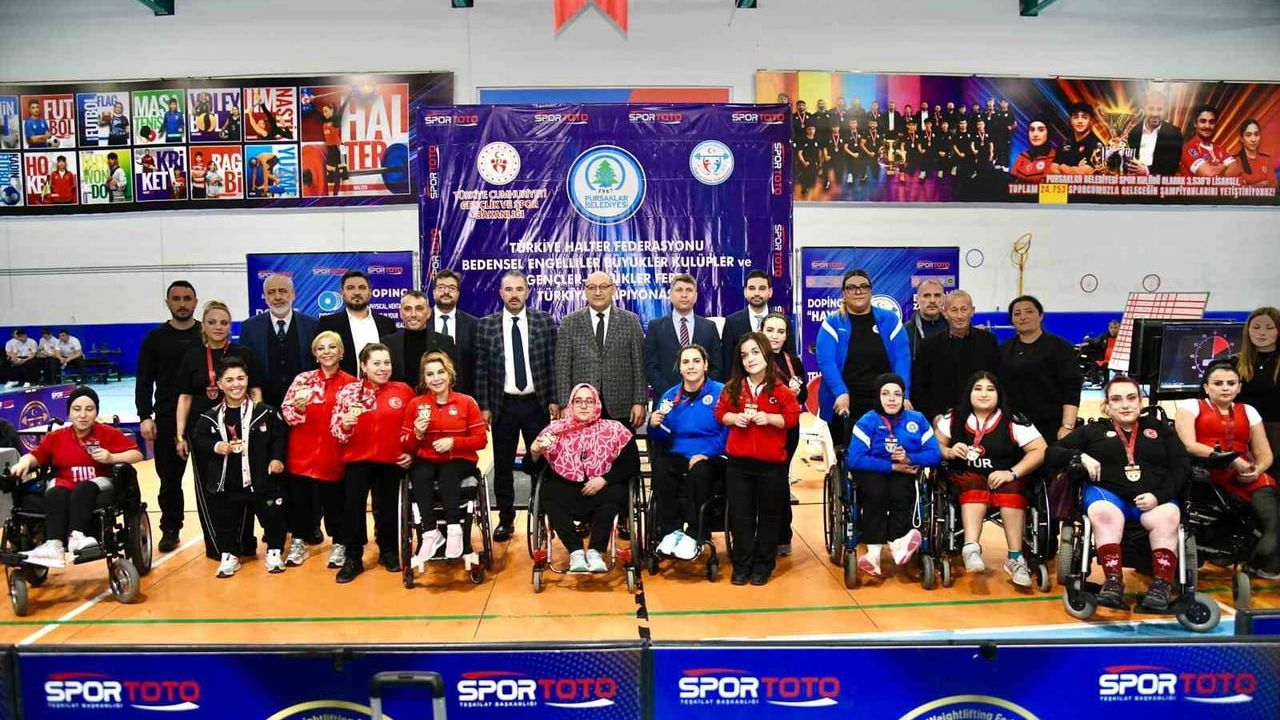 Pursaklar'da Bedensel Engelliler Türkiye Halter Şampiyonası Başladı