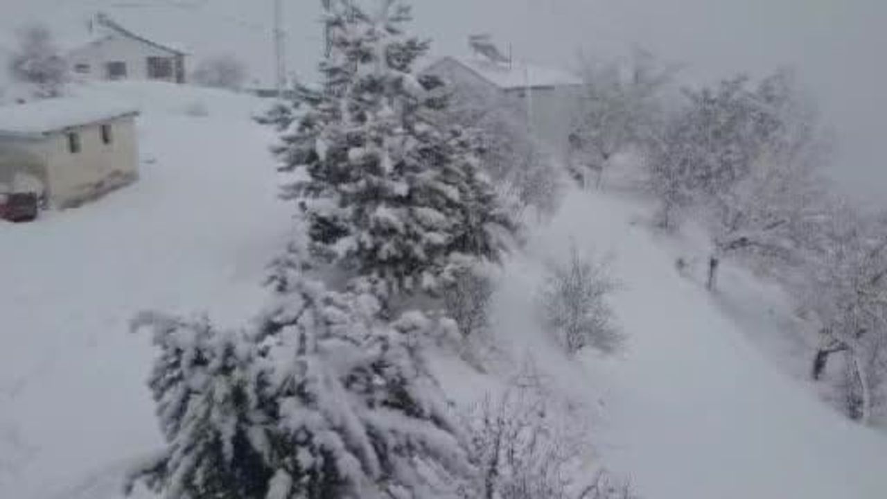 Pütürge'de Kar Kalınlığı 1 Metreye Yaklaştı