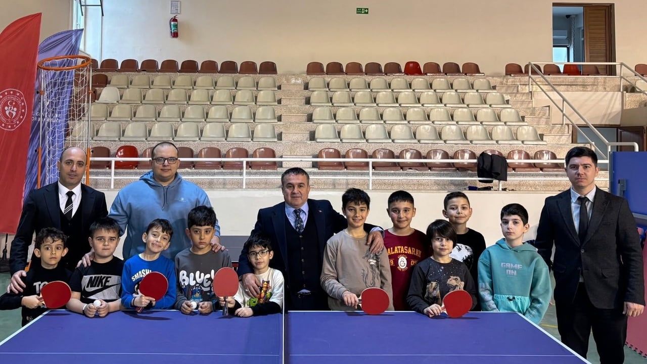 Ramazan Demir Söğüt Spor Salonu'nda Antrenmanları Yerinde İnceledi