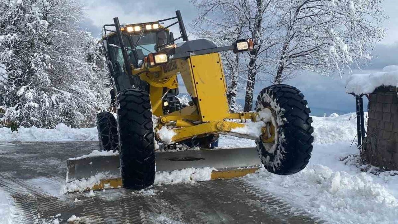 Rize'de 59 Köy Yolu Kara Teslim: Ulaşıma Kapandı