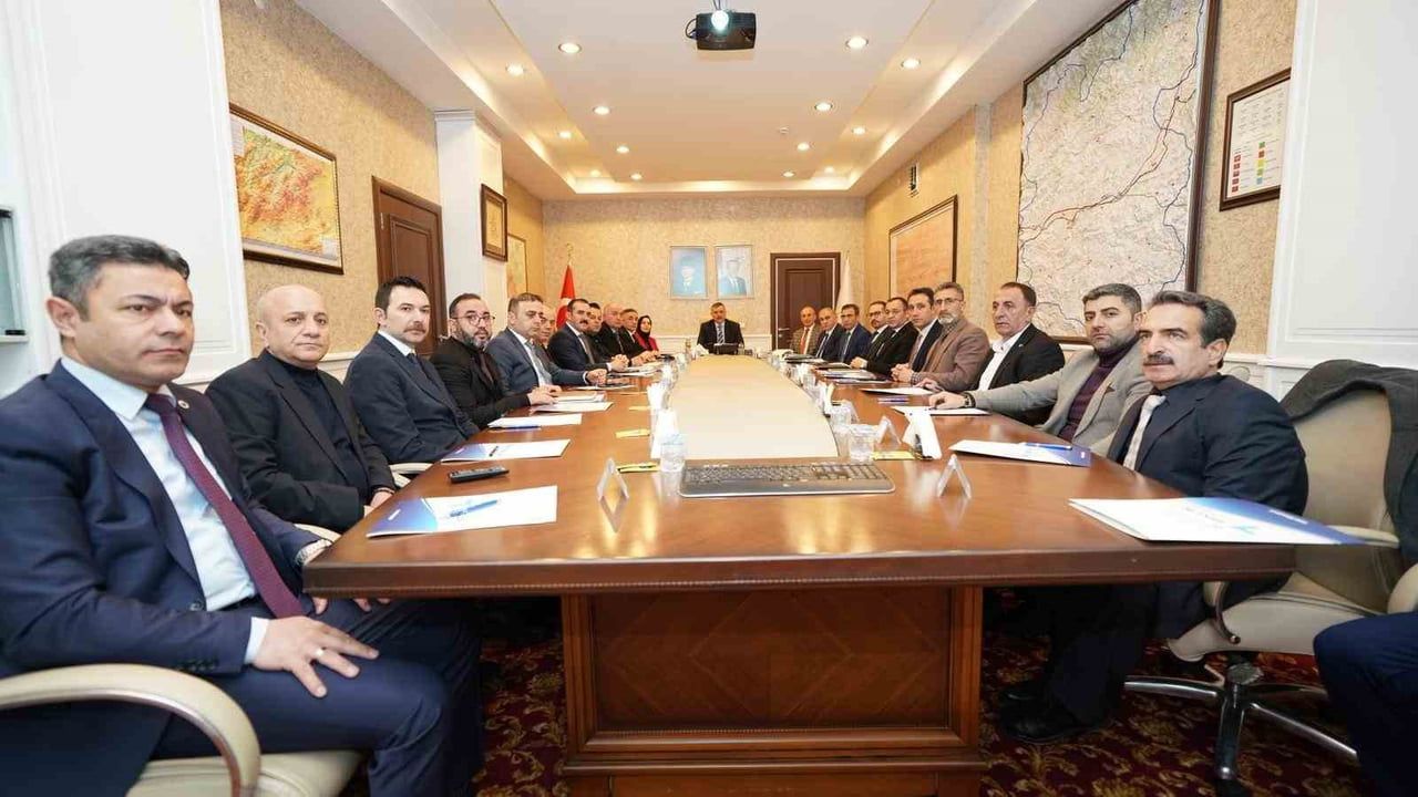 Saim Özakalın Erzurum'da İl İstihdam ve Mesleki Eğitim Kurulu Toplantısına Katıldı