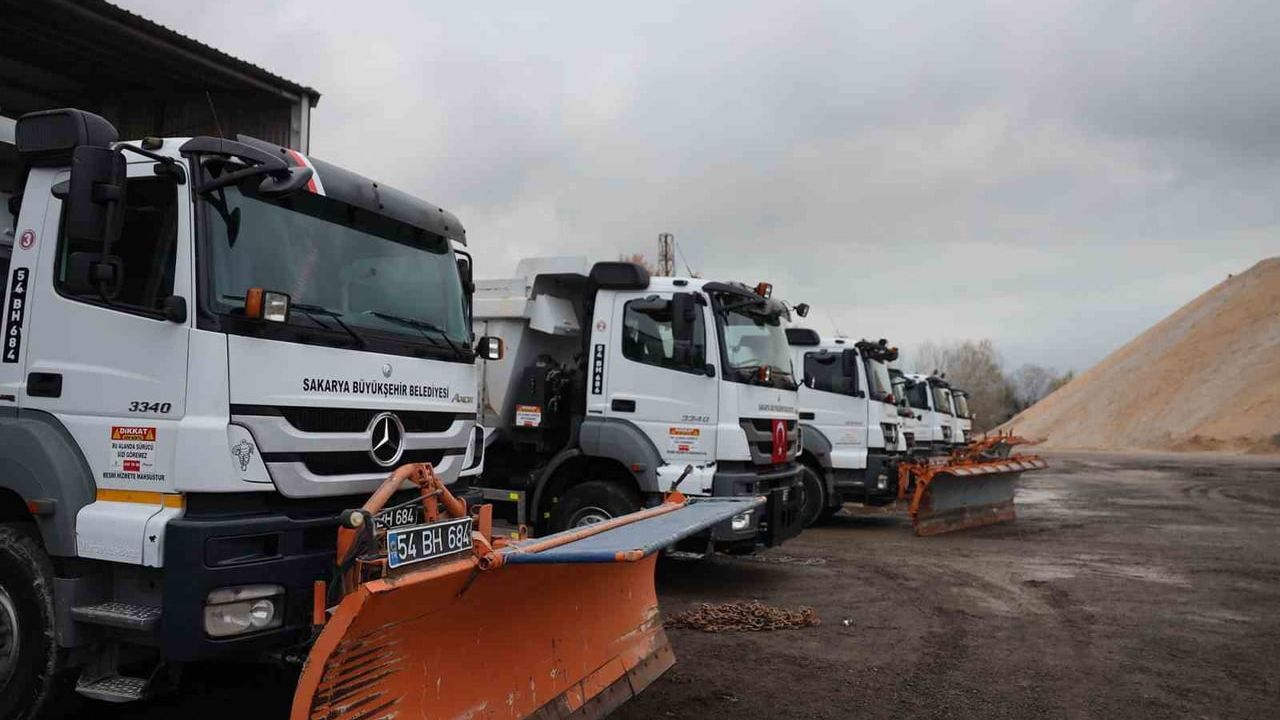 Sakarya Büyükşehir Kar Mesaisine Hazır: 49 Araç, 98 Personel Teyakkuza Geçti