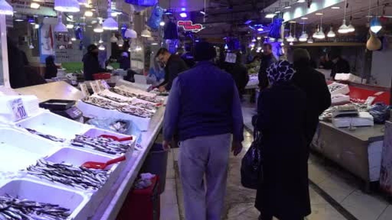 Sakarya'da İstavrit Bolluğu: Fiyatlar 100-150 TL'ye Geriledi