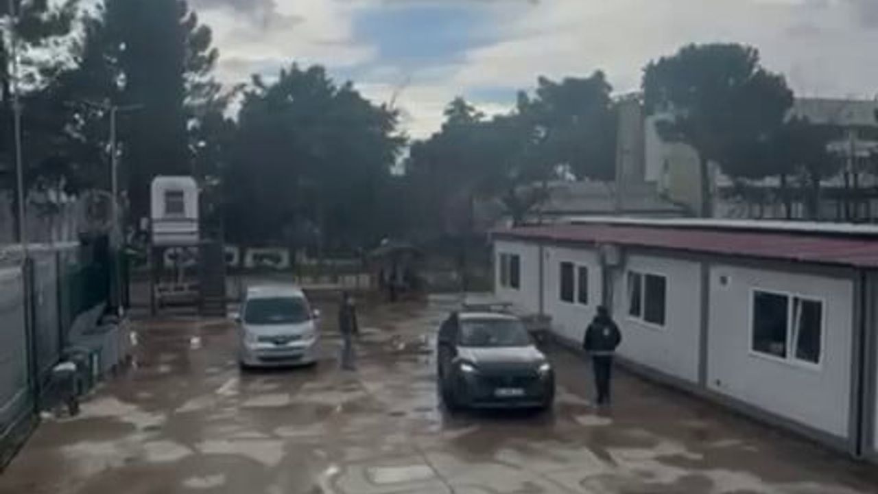 Sakarya'da SUV'ta 9 düzensiz göçmen yakalandı — Sürücü tutuklandı