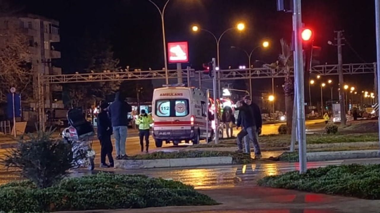 Sakarya Karasu'da Otomobil ve Motosiklet Çarpıştı: 2 Yaralı