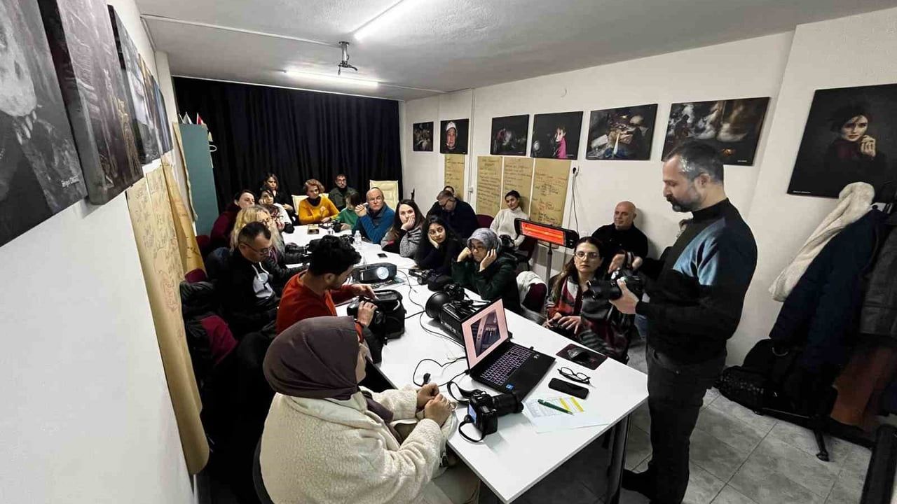 SALFOD 2026 Fotoğraf Atölyesini Salihli'de Başlattı