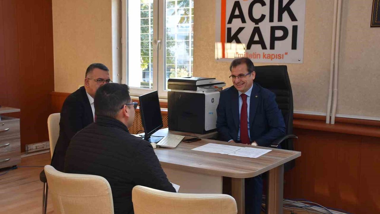 Salihli Kaymakamı Ali Güldoğan Açık Kapı'da Vatandaşın Sesini Dinledi