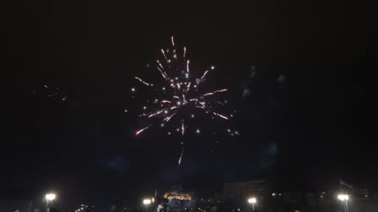 Şam Emevi Meydanı'nda Suriyeliler 2026'ya Coşkuyla Girdi