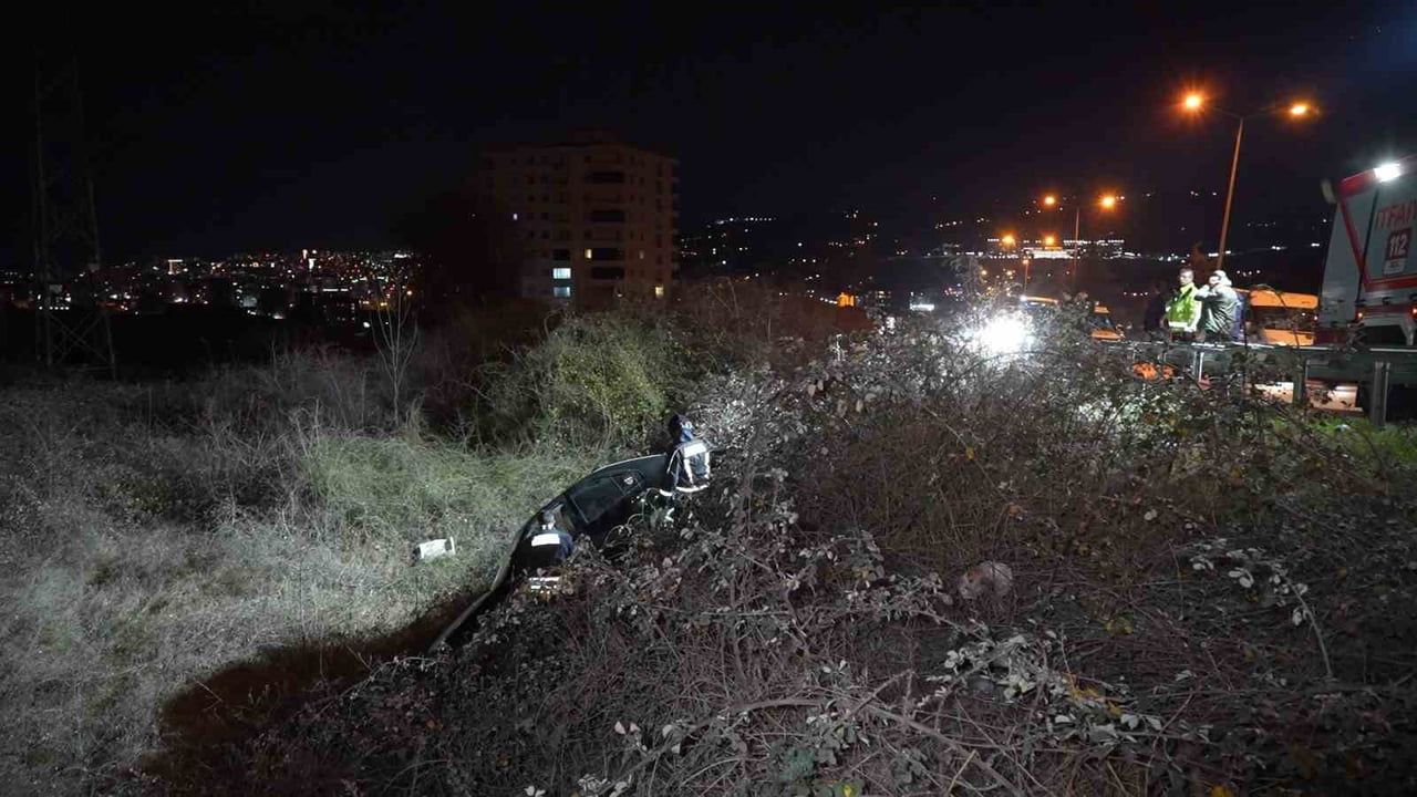 Samsun Çevre Yolu'nda Otomobil 3 Metreden Düştü — Sürücü Sağ Kurtuldu