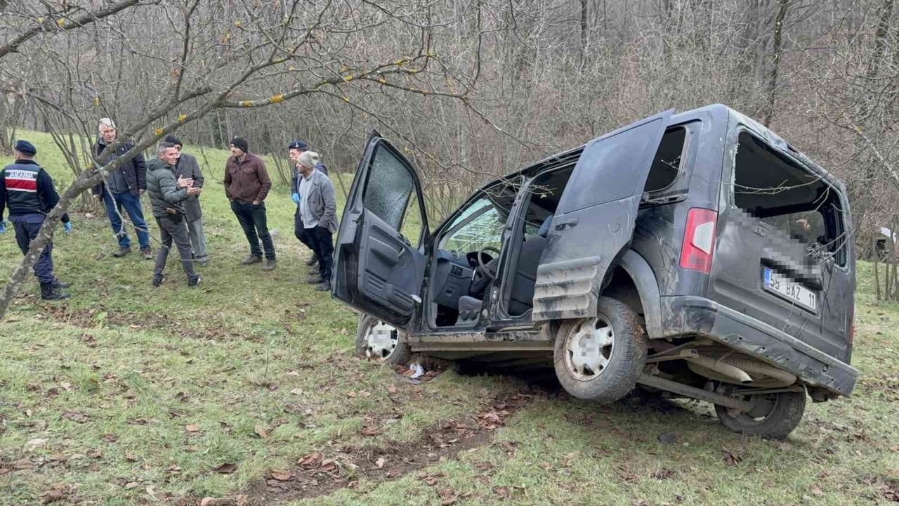 Samsun'da Araç 60 Metrelik Uçuruma Yuvarlandı: 1 Ölü, 2 Yaralı