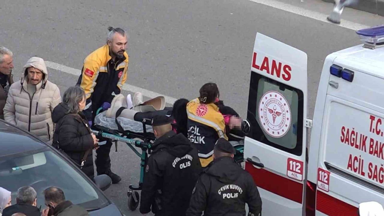 Samsun'da Cumhuriyet Meydanı'nda Otopark Girişinde Kaza: 1 Yaralı