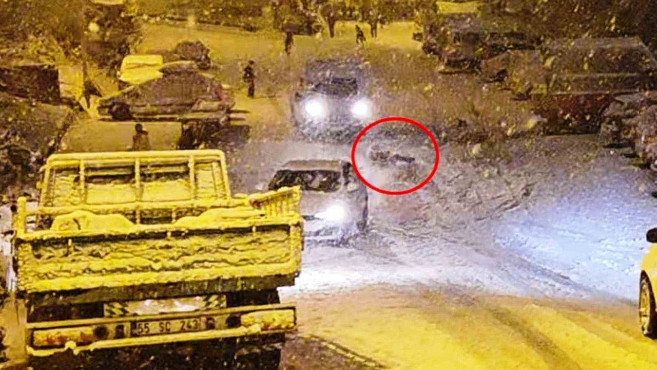 Samsun'da Karda Tehlikeli Drift: Çocuklar Araç Altından Son Anda Kurtuldu