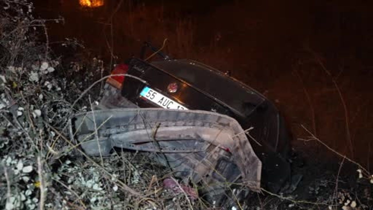 Samsun'da Otomobil Yaklaşık 3 Metre Aşağıya Düştü: Sürücü Yaralanmadı